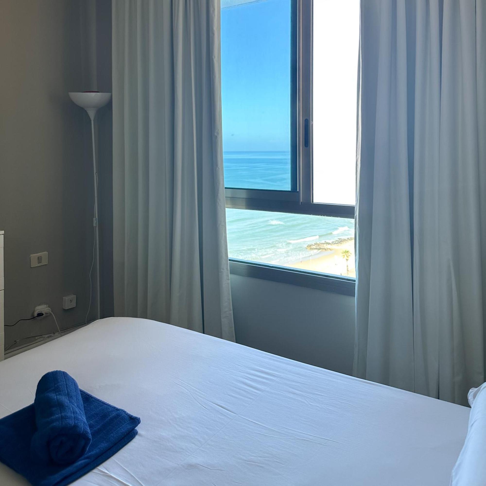 Haifa Almog Tower- "Blue Reef" Suite On The Sea Bagian luar foto