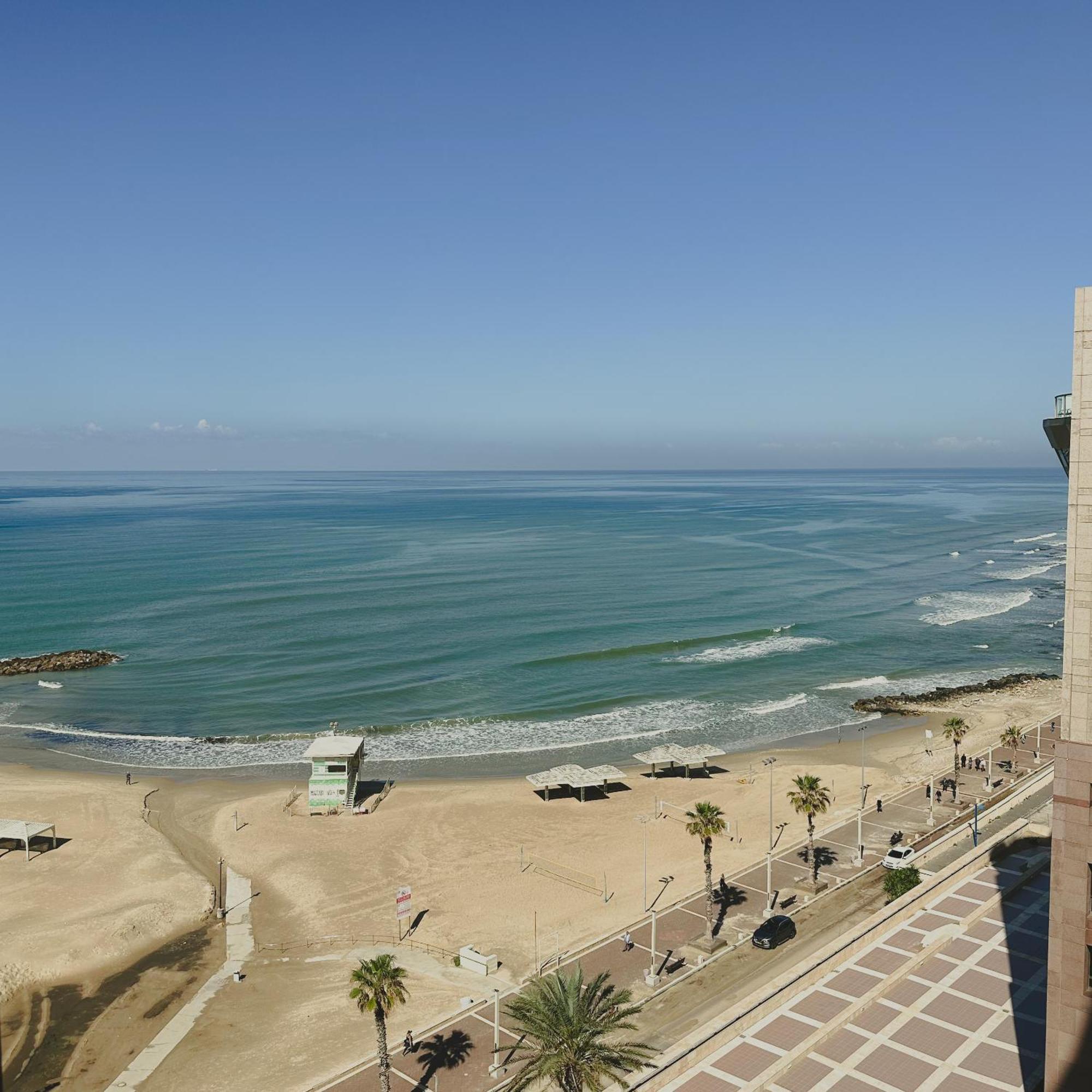 Haifa Almog Tower- "Blue Reef" Suite On The Sea Bagian luar foto