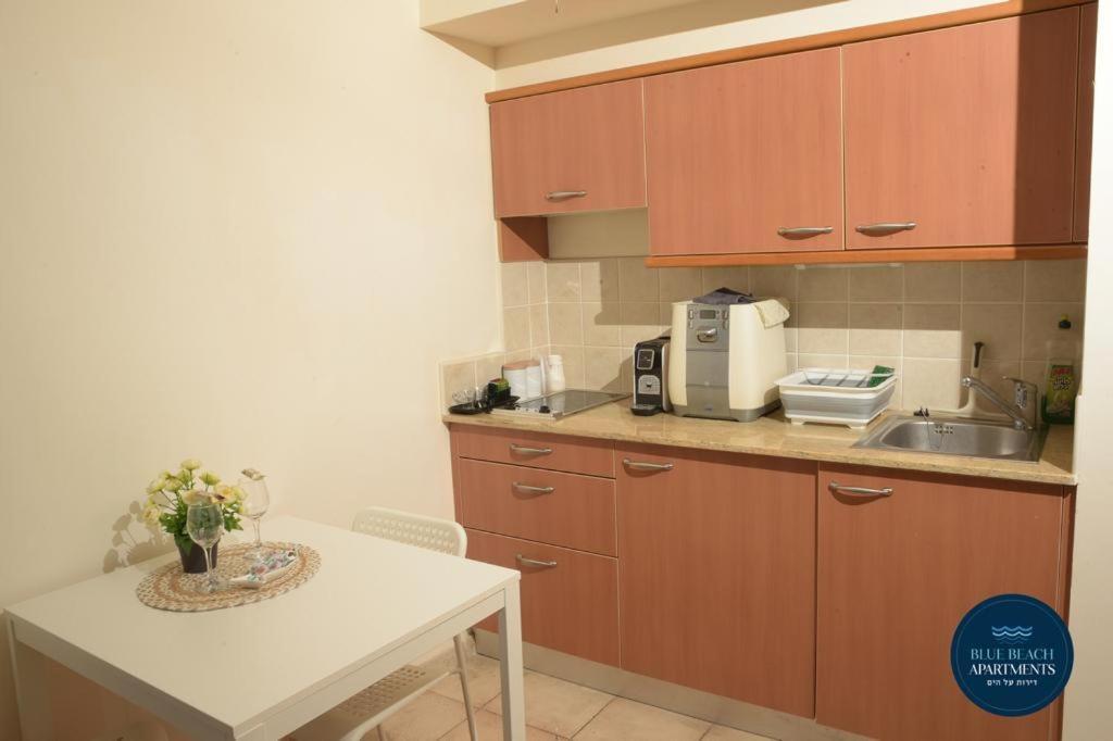 Haifa Almog Tower- "Blue Reef" Suite On The Sea Bagian luar foto