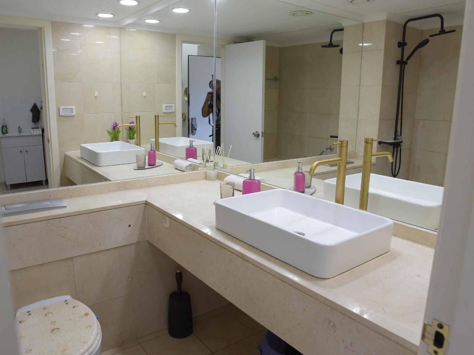 Haifa Almog Tower- "Blue Reef" Suite On The Sea Bagian luar foto
