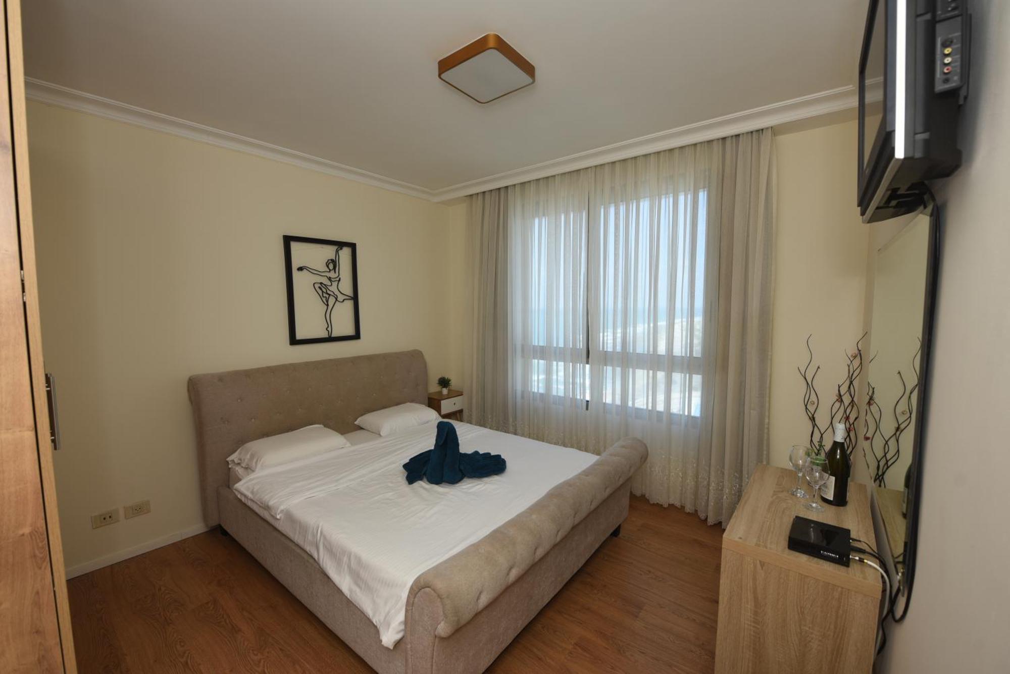 Haifa Almog Tower- "Blue Reef" Suite On The Sea Bagian luar foto